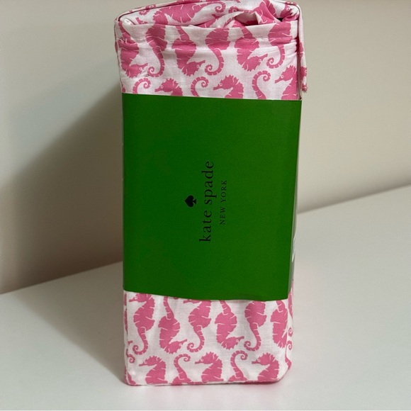 Kate Spade Pink Seahorse King Sheet Set NEW - Picture 3 of 4